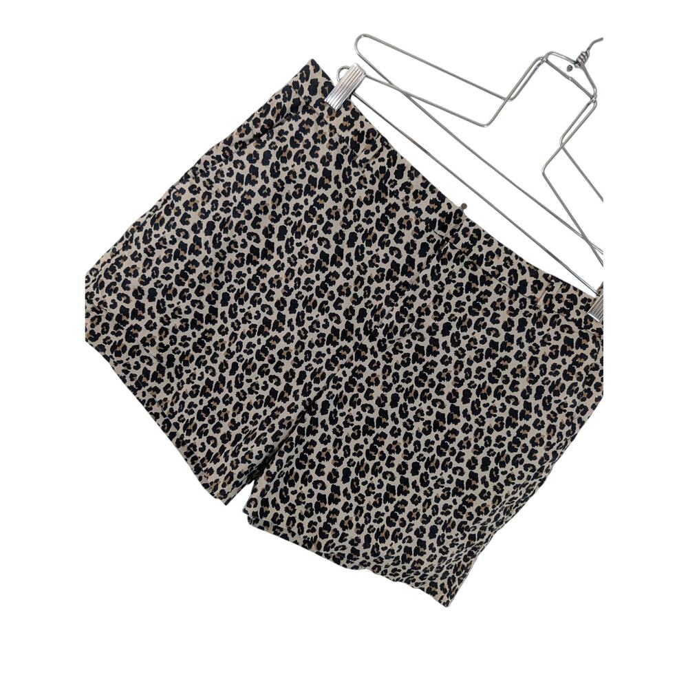 BANANA REPUBLIC! BLACK, TAN, BROWN SMALL LEOPARD PRINT SHORTS! POCKETS! SIZE 14